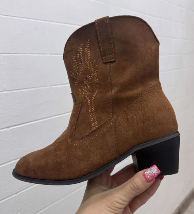 Сапоги казаки 36 размер 7500 тенге