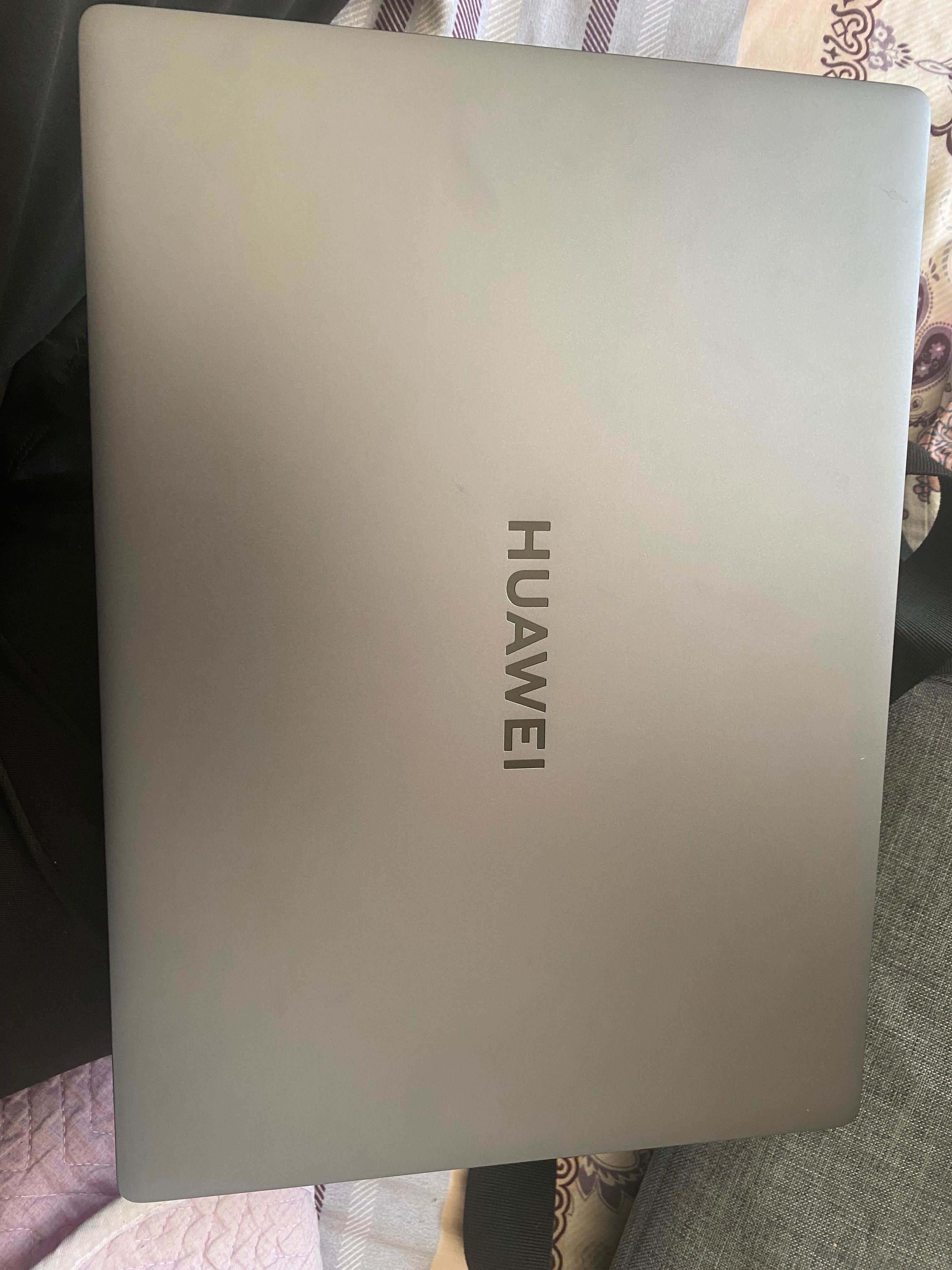 Продам ноутбук Huawei Matebook 14 d практически новый