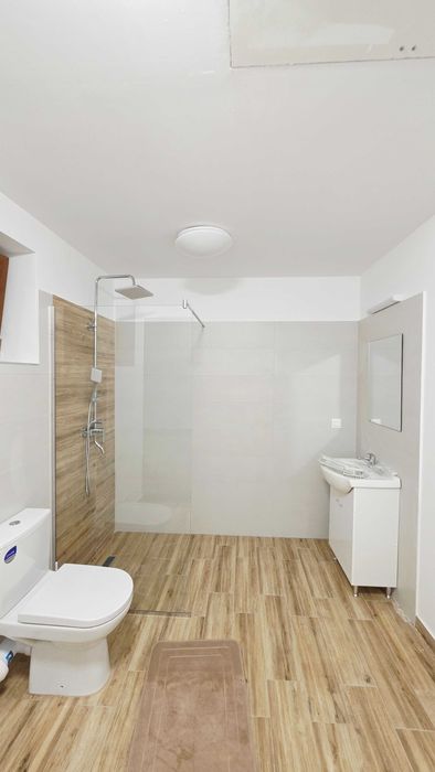 PF inchiriez apartament cu 3 camere si 2 bai, in Dambul Rotund