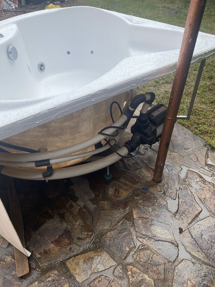 De vanzare cada jacuzzi in stare f buna !