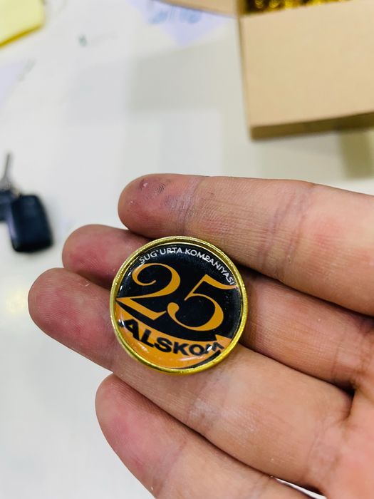 значки с ващим лого