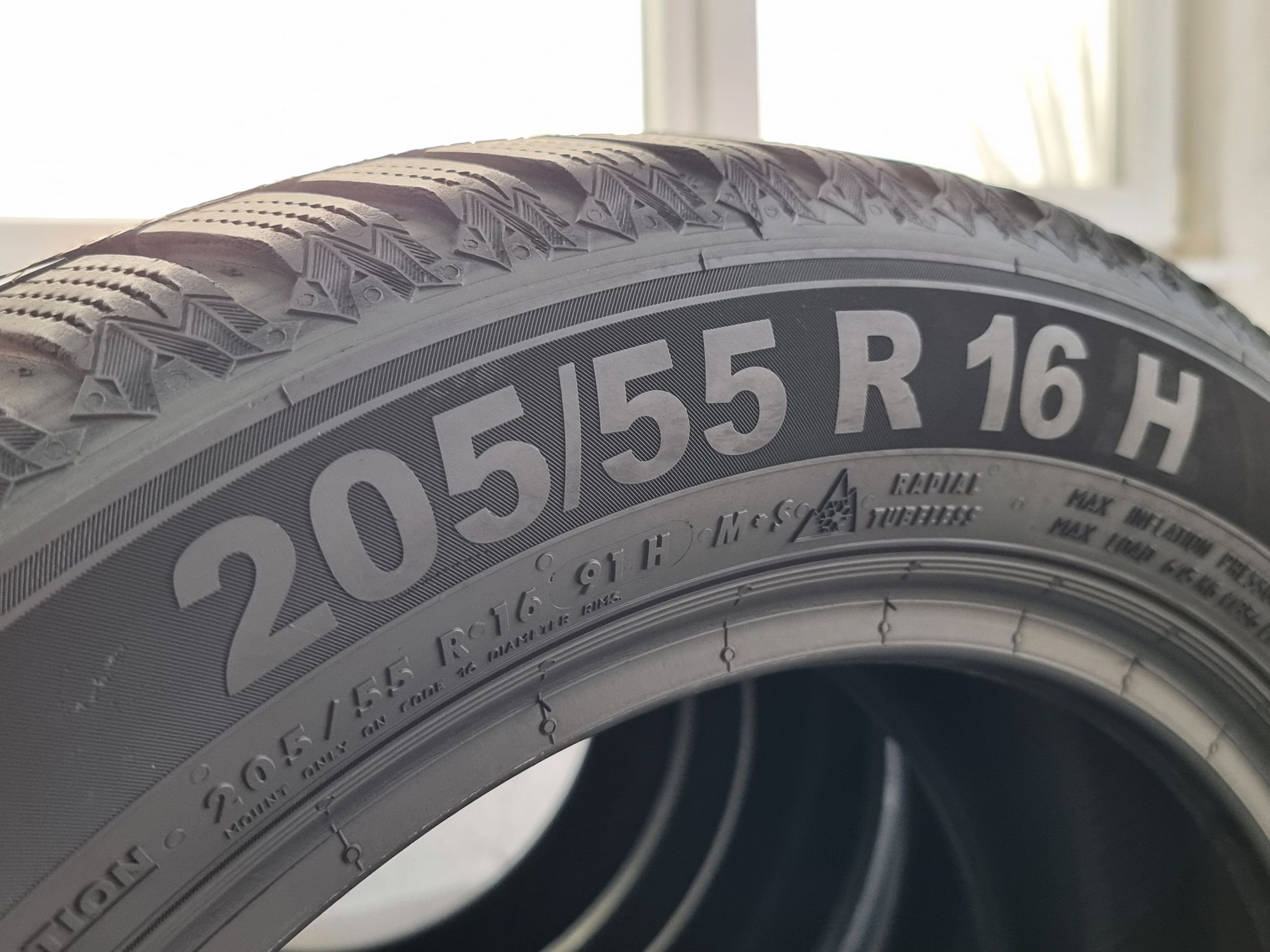 205/55/16 Semperit 4Броя: 300лв 7мм