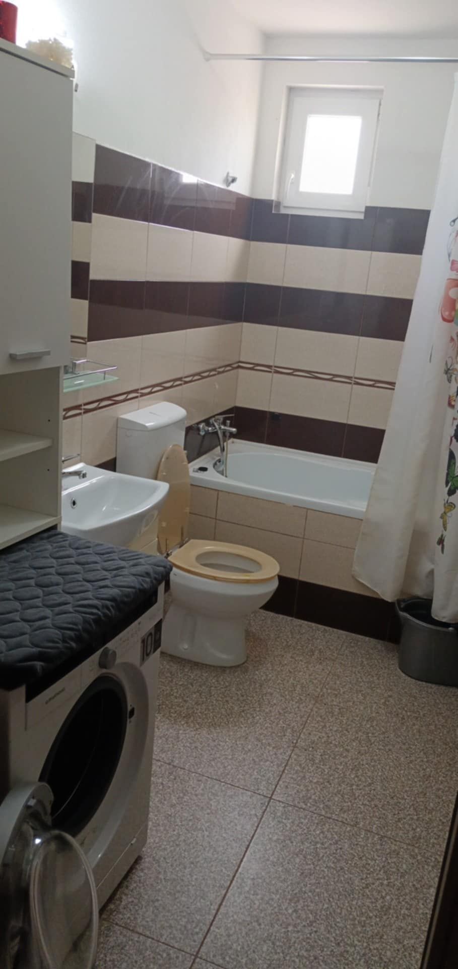 Inchiriez 2 camere