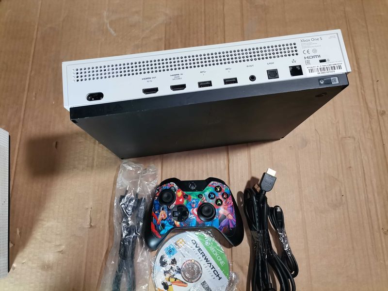 Конзола - Xbox one S