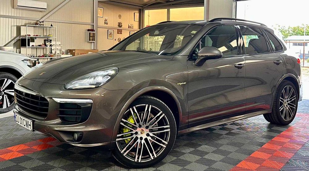 Porsche Cayenne Benzină- Hybrid 2017