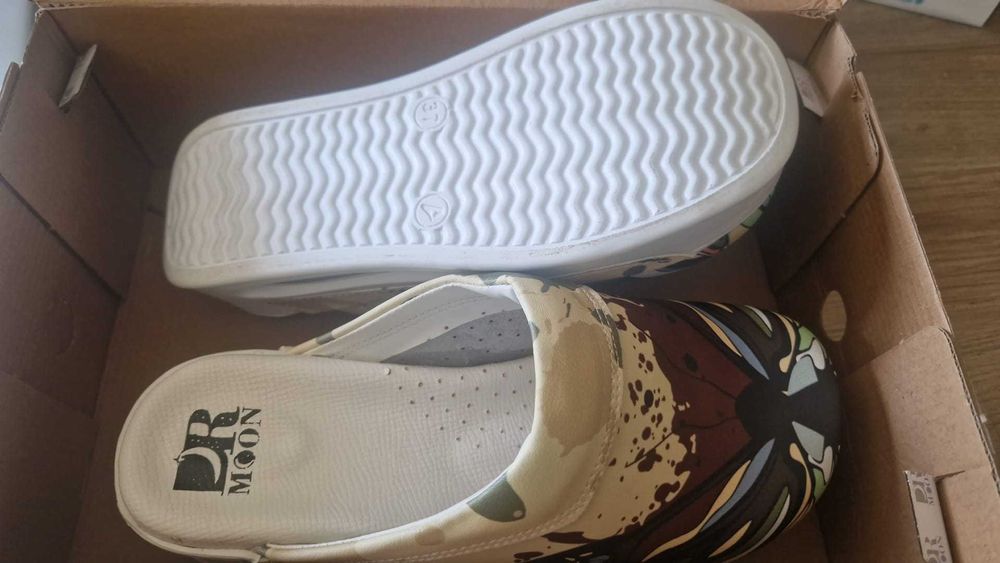 Saboti medicali ortopedici galbeni cu imprimeu, femei, marimea 37