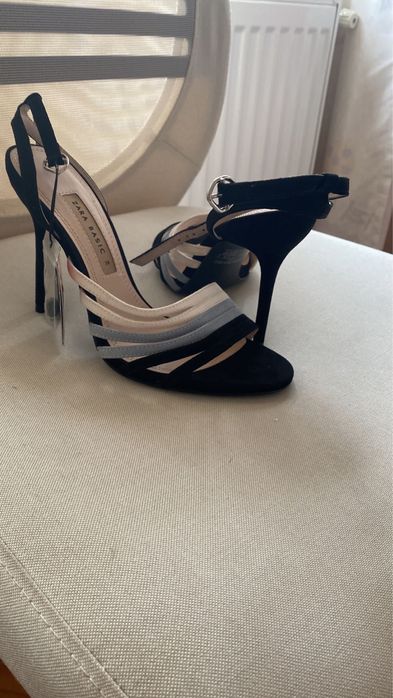 Sandale Zara număr 38