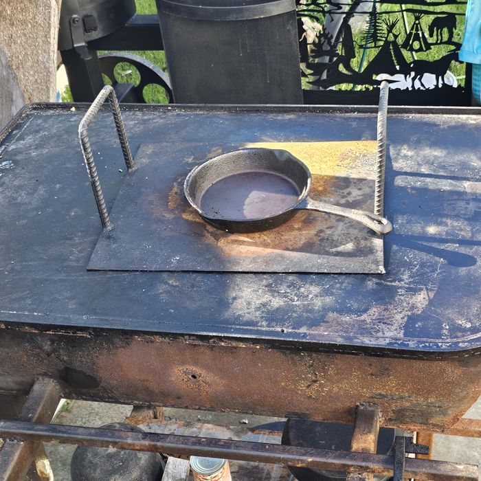 Plită cu suport  pentru ceaun.