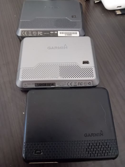 Lot 3 bucati Gps Garmin. 100 lei