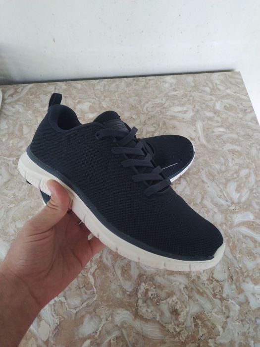 Кроссовки размер 42