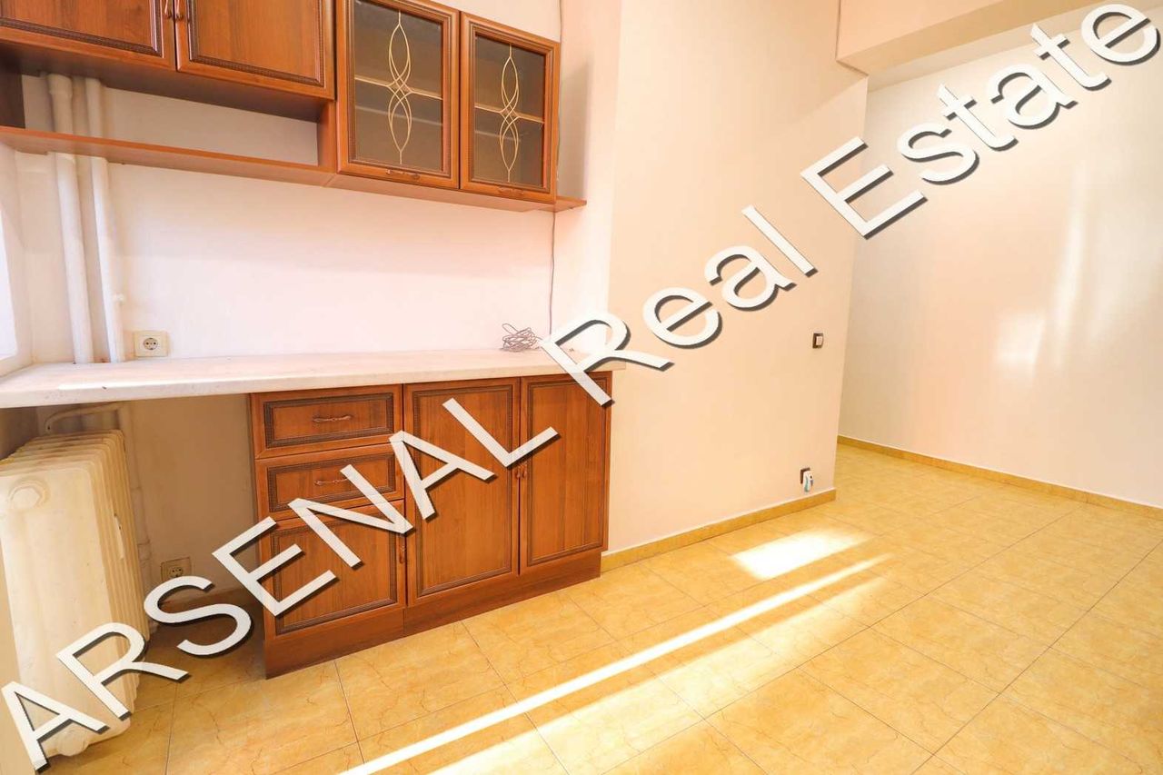 Дава се под наем Офис в София, Докторски паметник - 95 кв.м за 660 € - Снимка #3