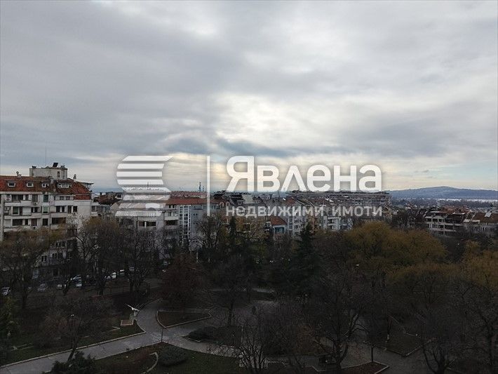 Дава се под наем Тристаен апартамент в Бургас, Възраждане - 97 кв.м за 767 € - Снимка #4