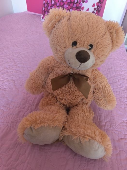 Плюшени играчки - мечок около 50 см и кученце в клетка