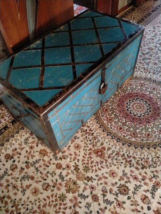 Продам сундук старинный