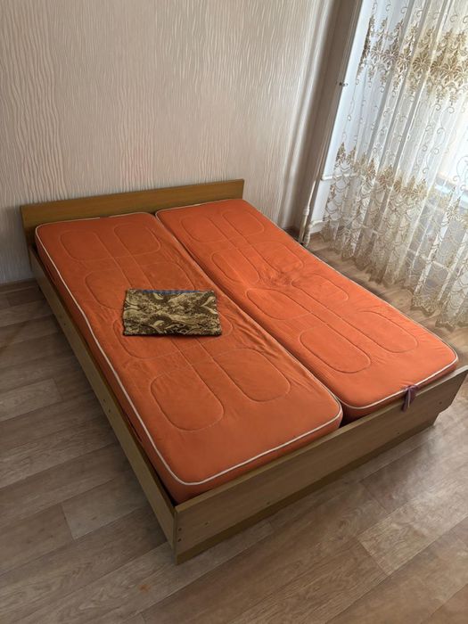 Кровать из прочного ЛДСП