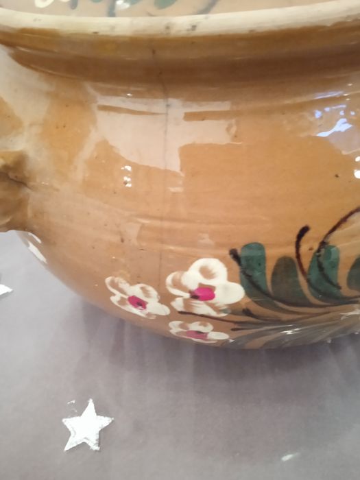 Oala de lut pentru sarmale , puțin crăpată