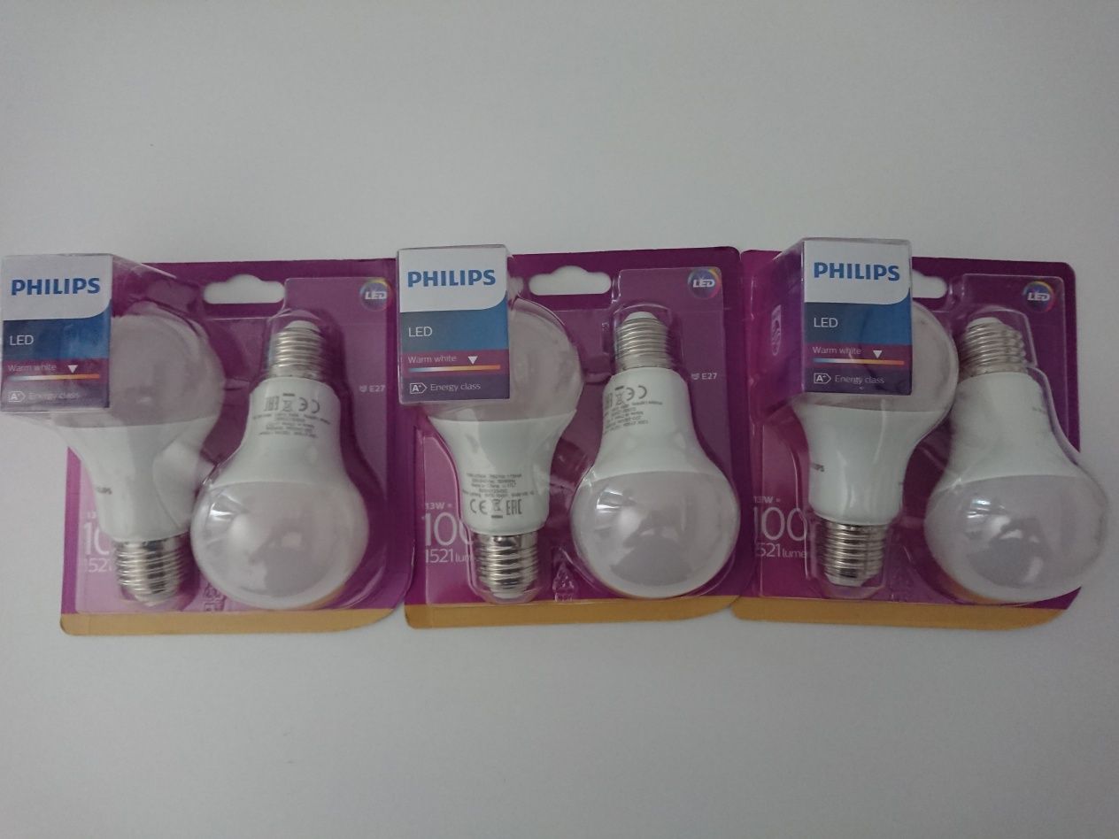 Becuri LED Philips E27 13W