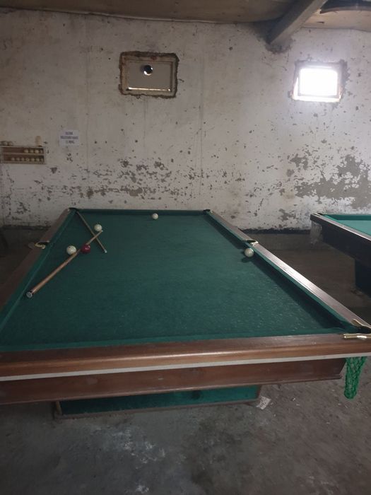 Бильярдный стол 2 та сотилади