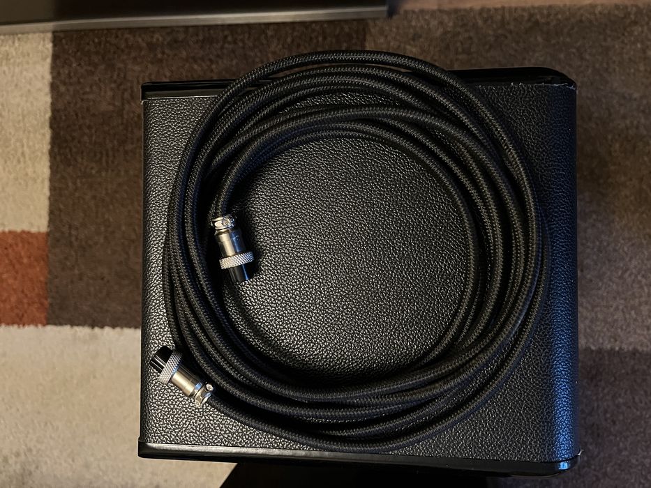 Microlab Solo 19 в идеальном состоянии