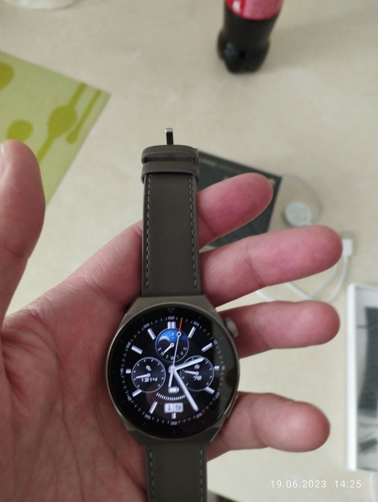 Смарт часы Huawei watch gt3 pro. 5 ремешков.