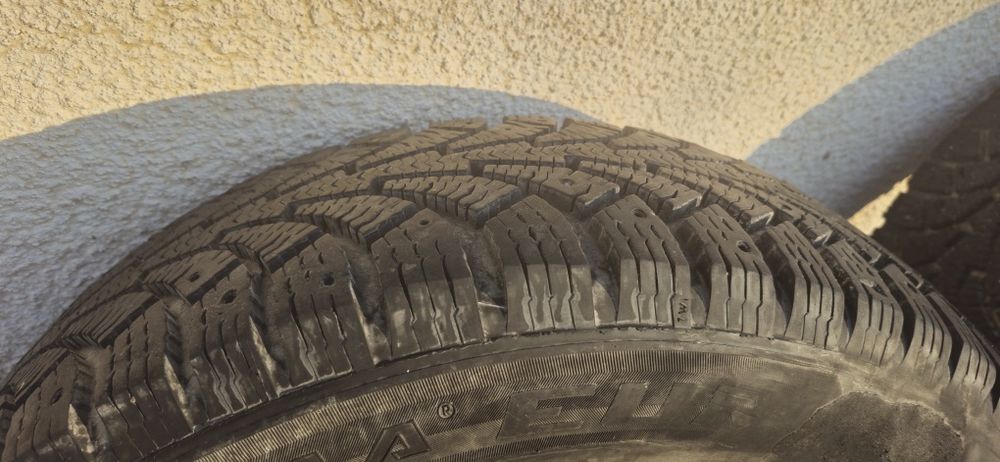 Автошина б/у 3 штуки