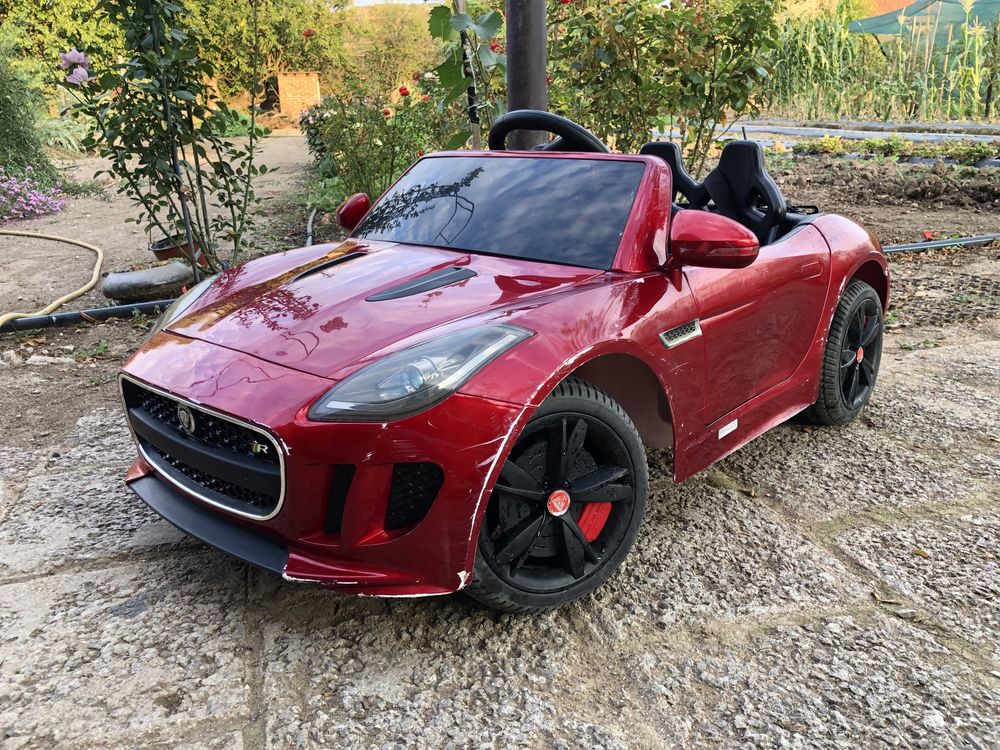 Детска акумулаторна кола Jaguar F-Type