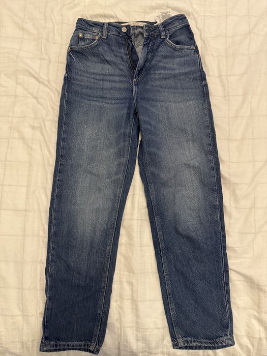 Сини дънки на Guess