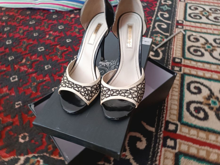 Женский туфли нарядний