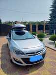 Opel Astra J, an 2016, in stare foarte buna