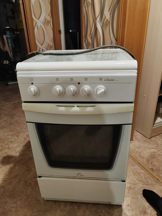 Электроплита в хорошем состоянии