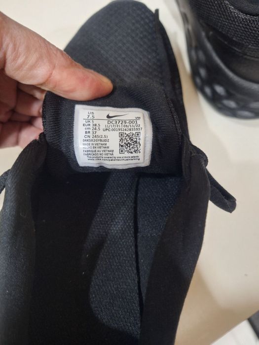 Продаются Кроссовки Nike