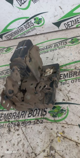 Broasca usa spate dreapta Dacia Logan prima generatie