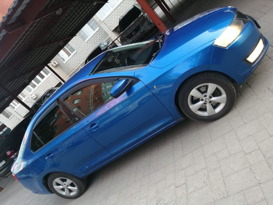 Продам машину шкода