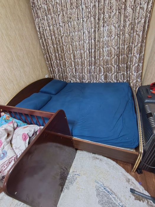 Продаётся комод детская кроватка шифоньер и кровать