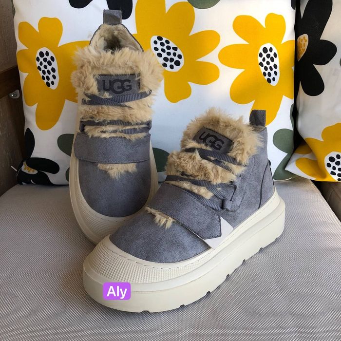 Ugg uri dama imblanite