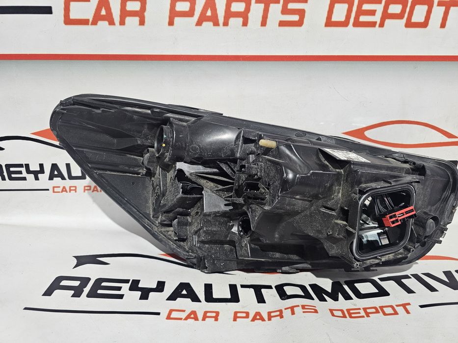 Far stanga Renault Clio 4 Facelift 2016 cod 260606098R