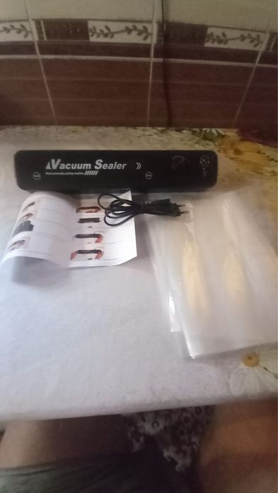 Вакуумный упаковщик для продуктов