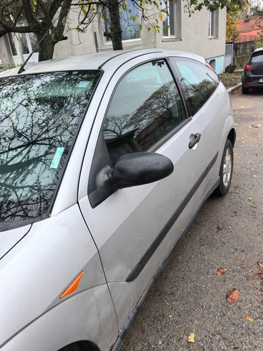 Продавам Форд фокус 1,6 в движение