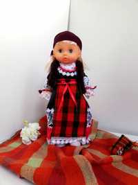 Кукла с ръчно изработена народна носия