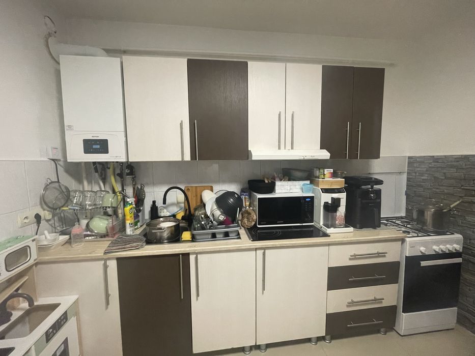 Vand mobila de bucatarie