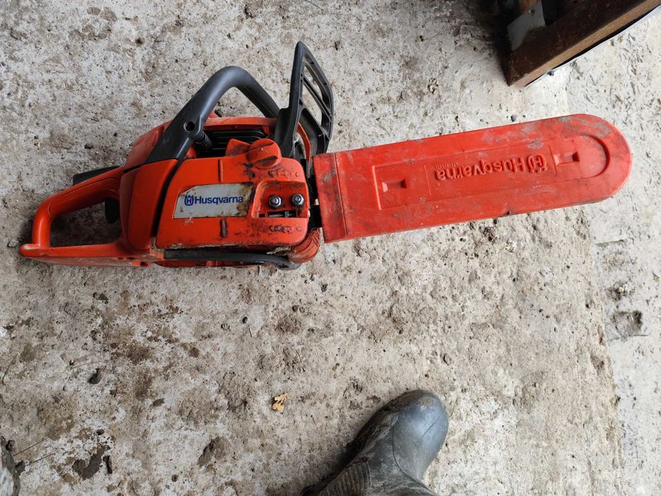 Vând drujba Husqvarna 120
