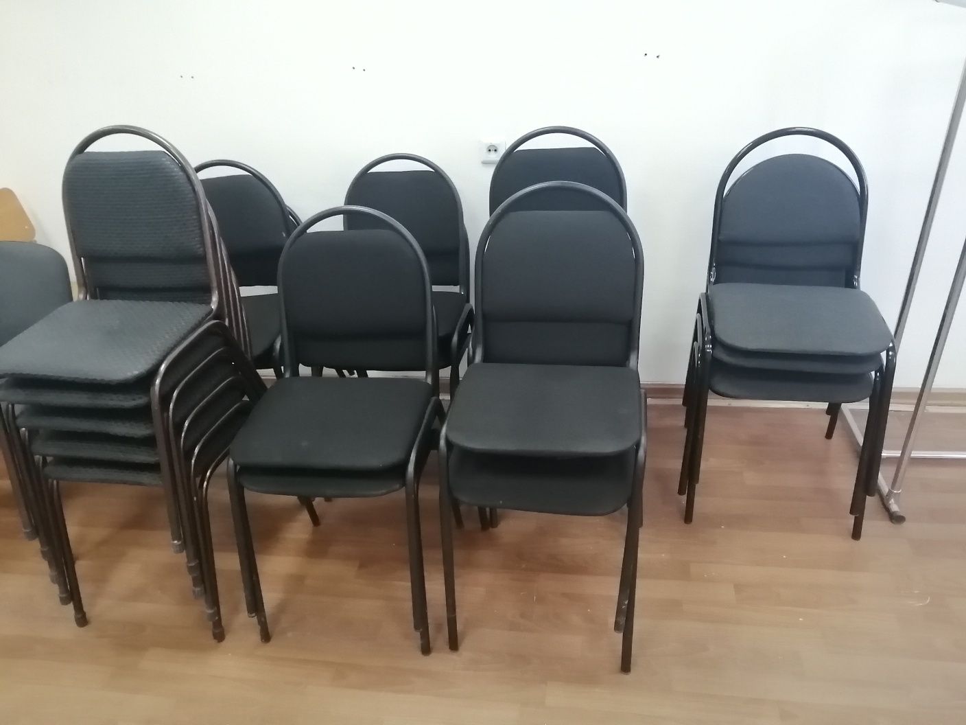Продам стулья, парты