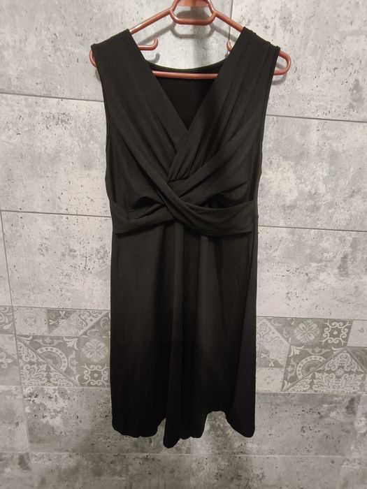 Rochie elegantă fără mâneci, decolteu în V, mărimea M