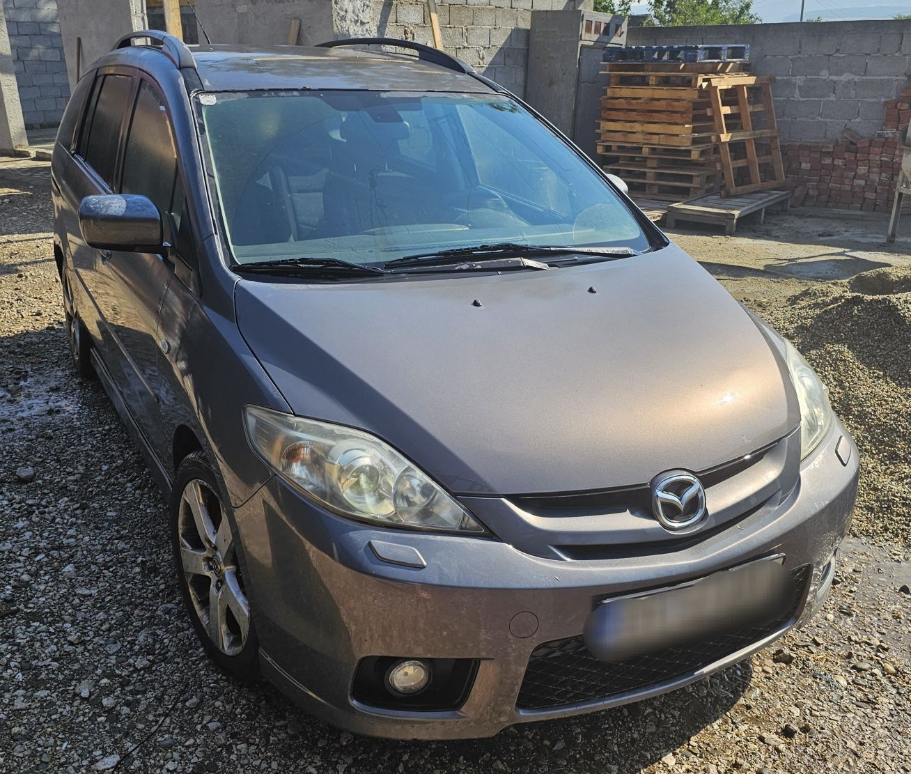 Vand Mazda 5 pentru dezmembrat