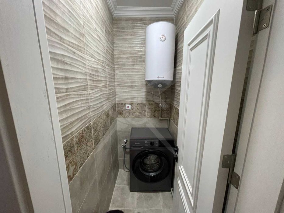 Продава се Двустаен апартамент в Бургас, Славейков - 65 кв.м за 2293 €/кв.м - Снимка #4