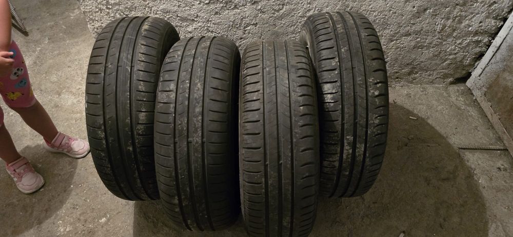 4 roti complete, jante tabla si anvelope vara 195 65 R15