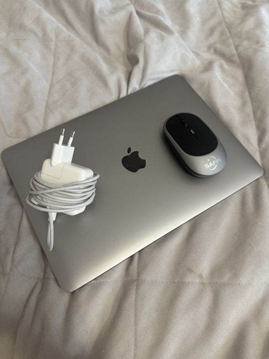 Macbook air 2018  8gb/128gb