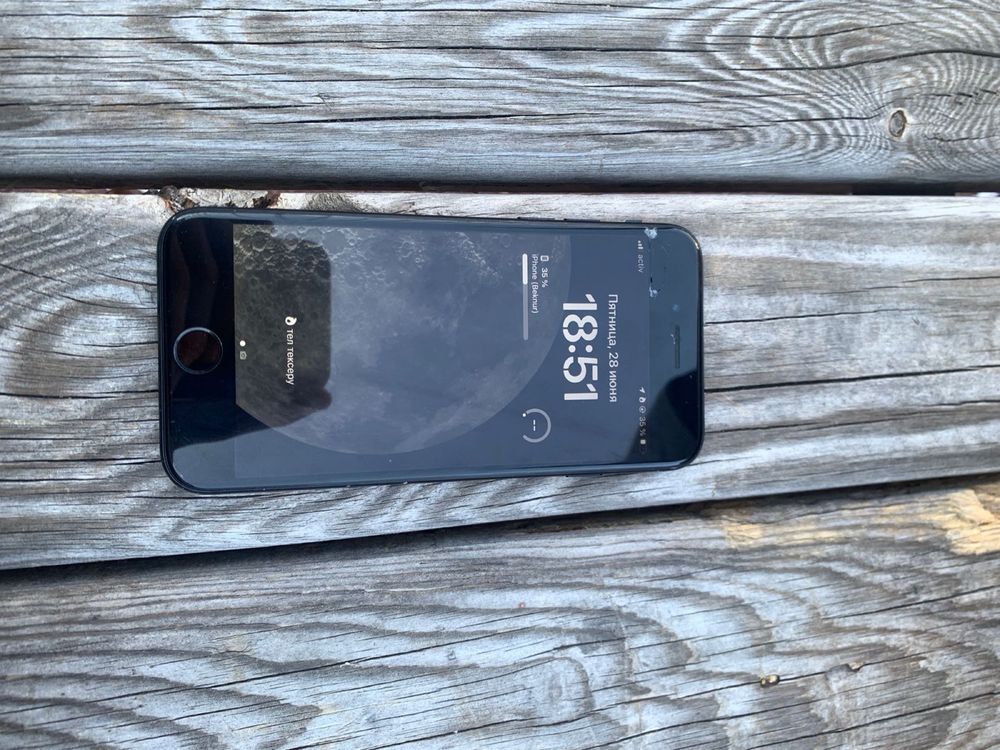 Продам iPhone SE (2022)