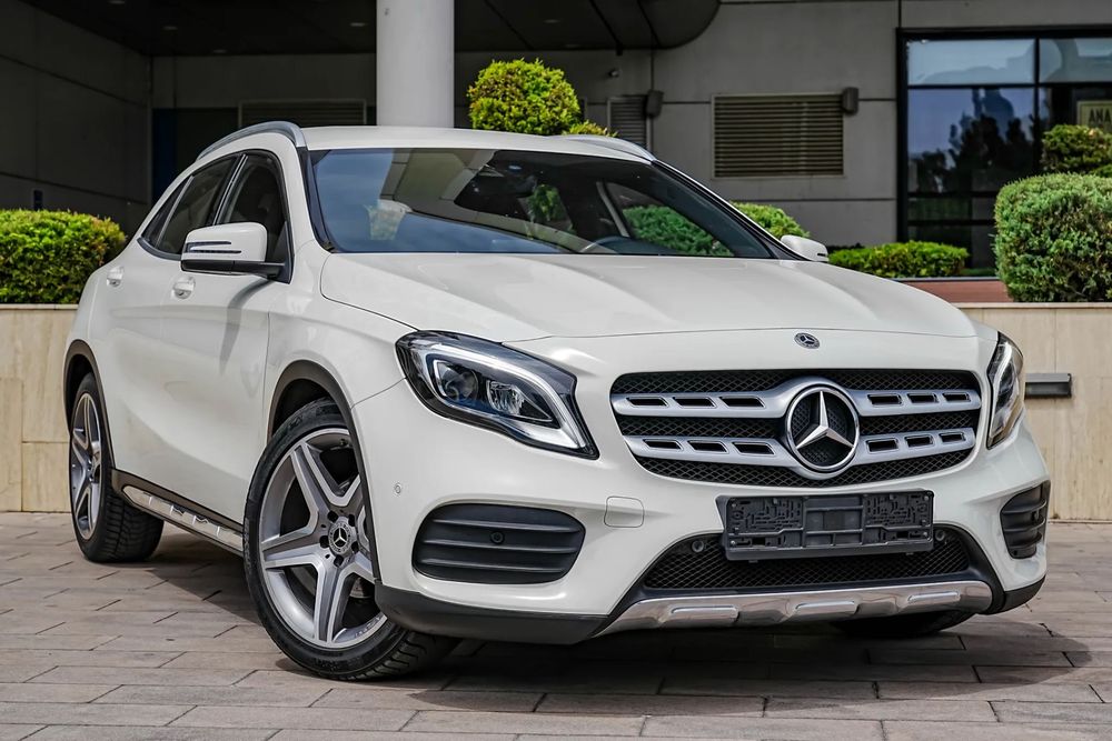 Mercedes-Benz GLA Mercedes Gla 180 Benzina 1.6 122 cp Pachet AMG