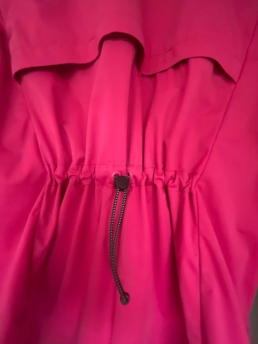 Jacheta/Geaca sport C&A, roz, subtire, S/36 cu gluga ascunsa, nou